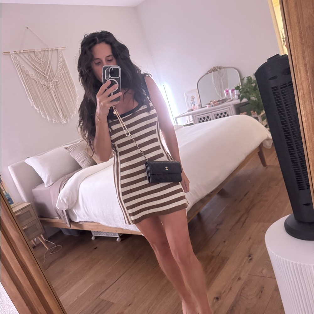 Authentic CHANEL Wallet on Chain Black Quilted Lambskin Gold Chain WOC - Picture 4 of 17